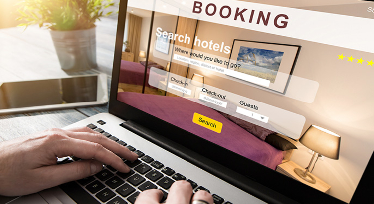 booking laptop symbol foto iStock scyther5